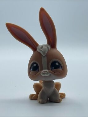 Littlest Pet Shop Authentic # 28 Brown White Rabbit Purple Eyes